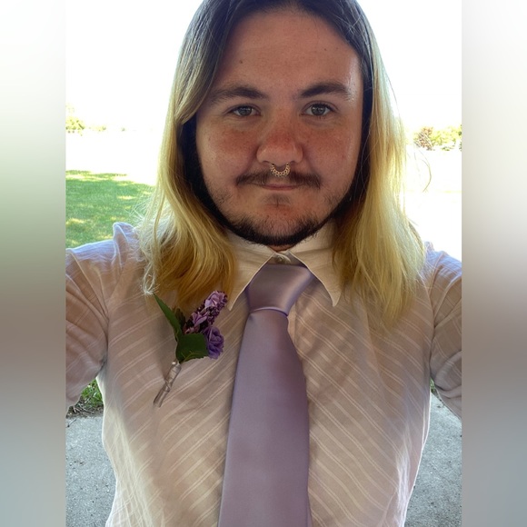 Meet your Posher, Angel Ash - Picture 3 of 5